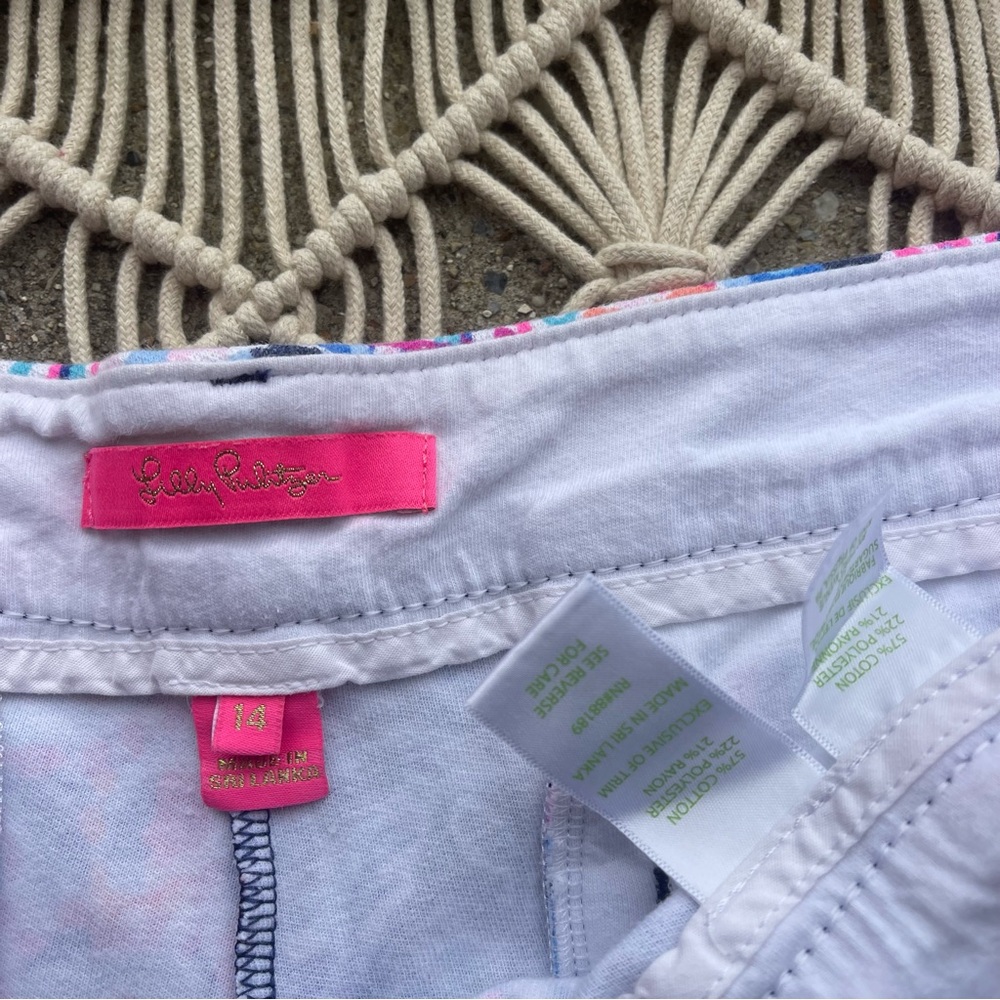 Lilly Pulitzer Printed Shorts Size 14 - Picture 3 of 4